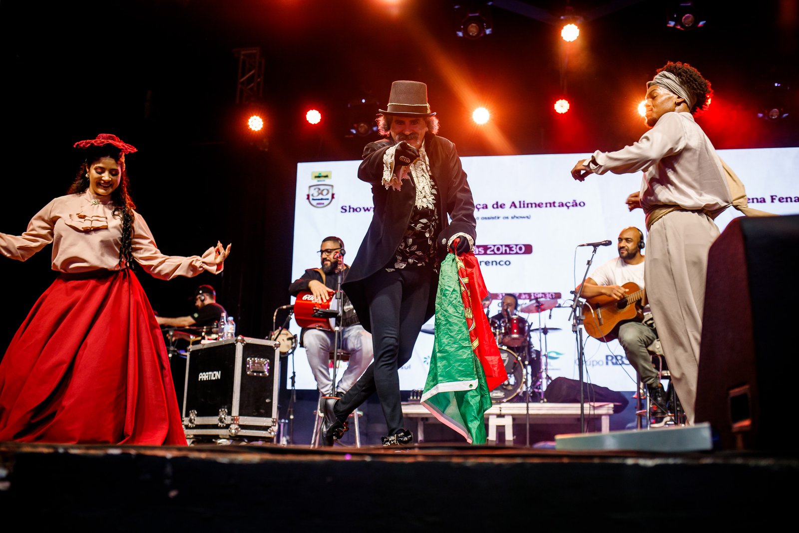 Orquestra, rap e grupo Aruanda na programação do Palco da Praça de Alimentação