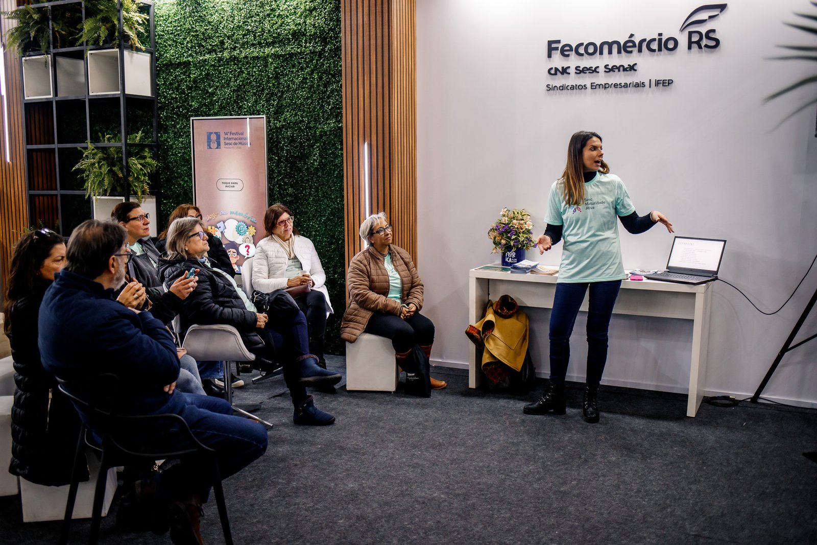 Universidade 50+ de Sesc participa de aula aberta de fotografia na 31ª Fenadoce