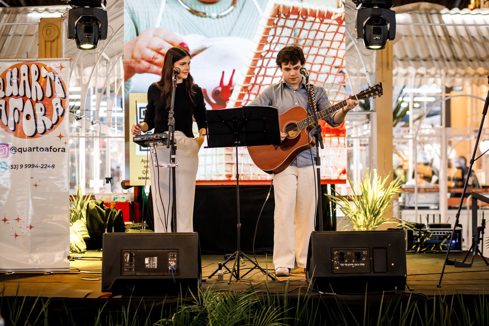 Diversidade musical marca o dia de apresentações no Palco da Cidade do Doce