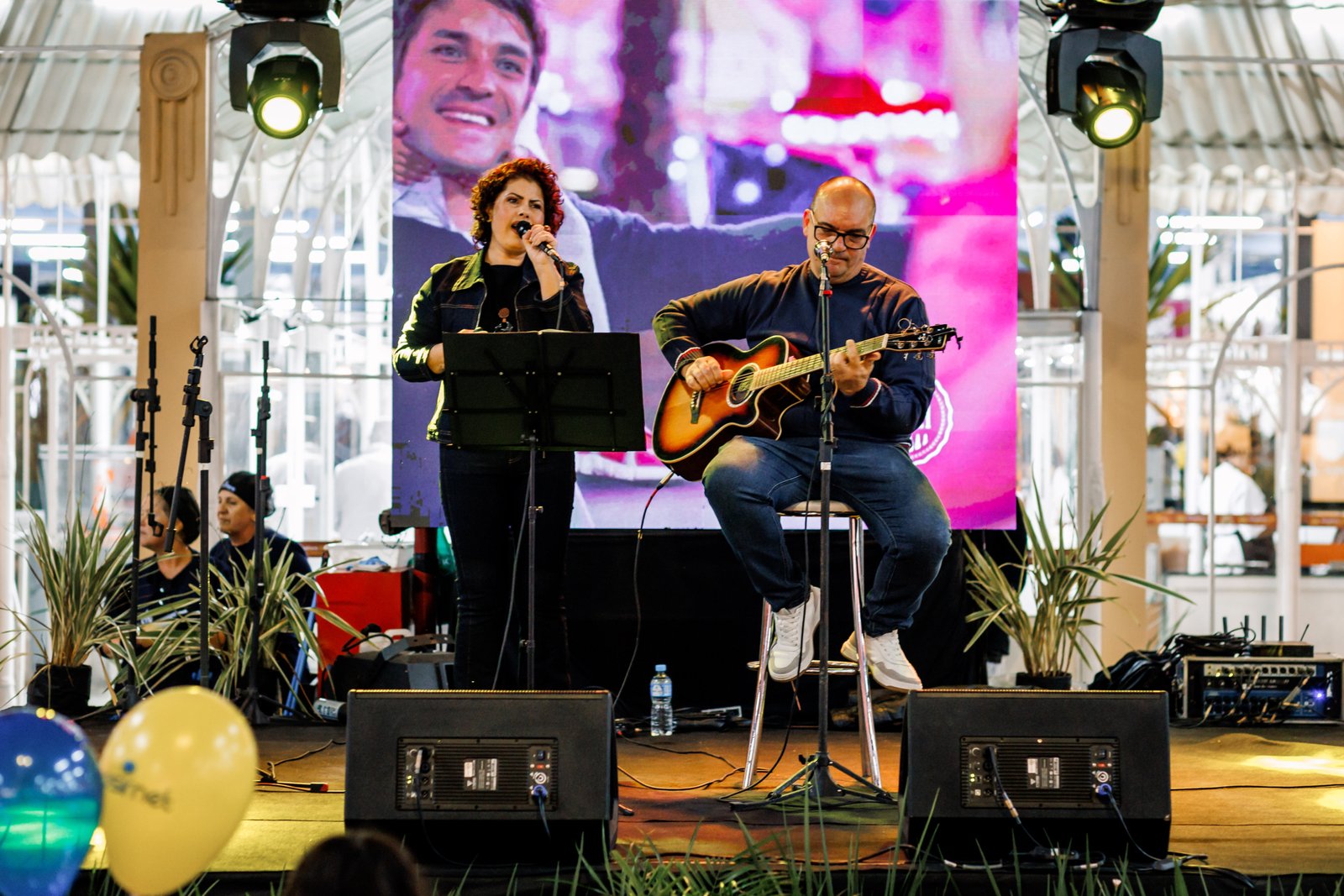 Palco da Cidade do Doce agita visitantes nesta quinta-feira (31)