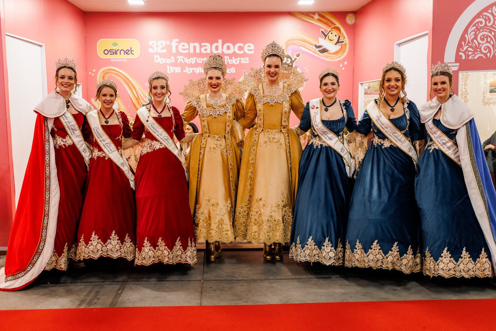 Baronesas da 32ª Fenadoce recebem soberanas da Festa do Colono e Motorista de São Lourenço do Sul/RS