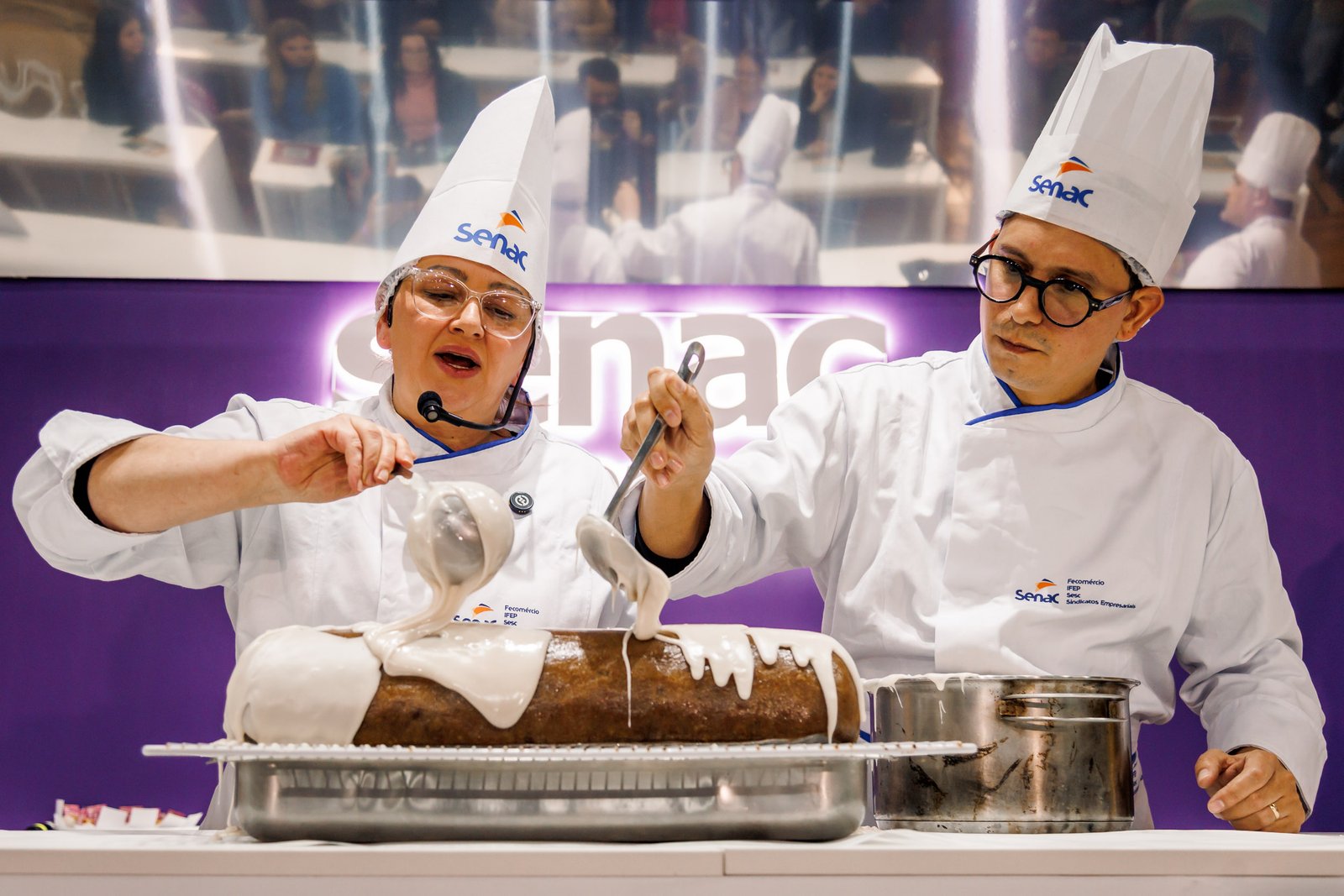 Maior doce do mundo com mais de 12,5 kg é produzido na 32ª Fenadoce em homenagem às doceiras