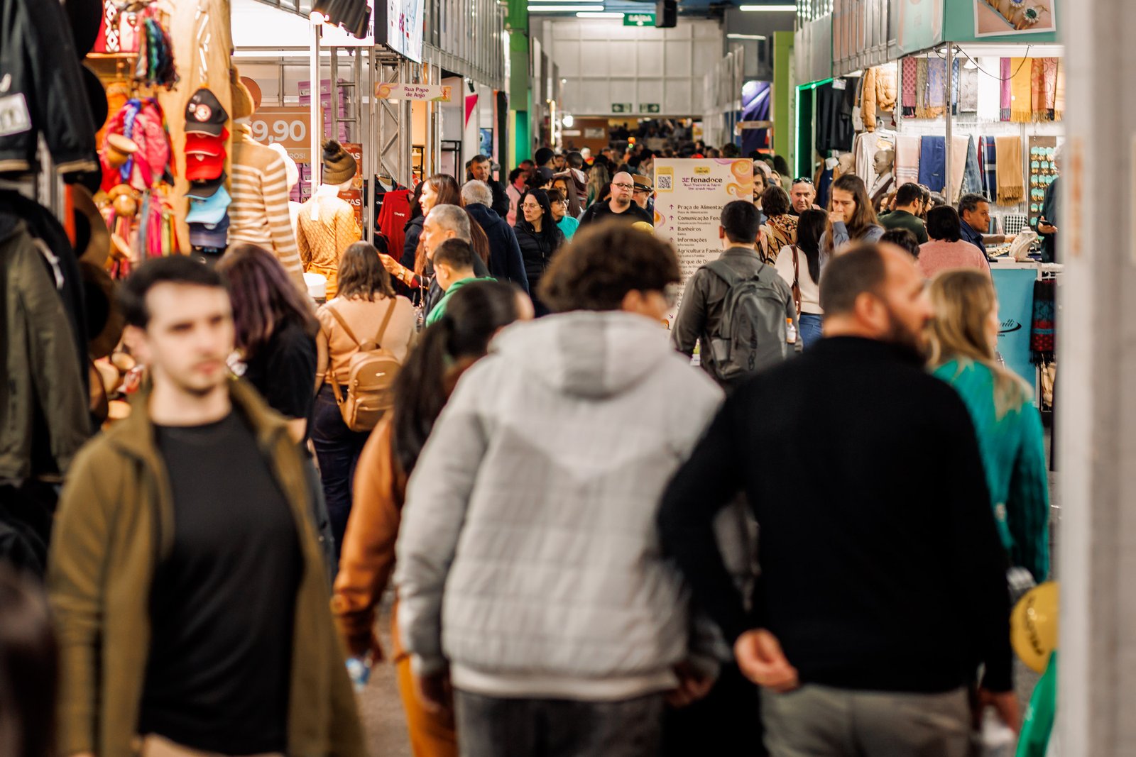 Multifeira da Fenadoce reúne expositores tradicionais e estreantes na 32ª edição