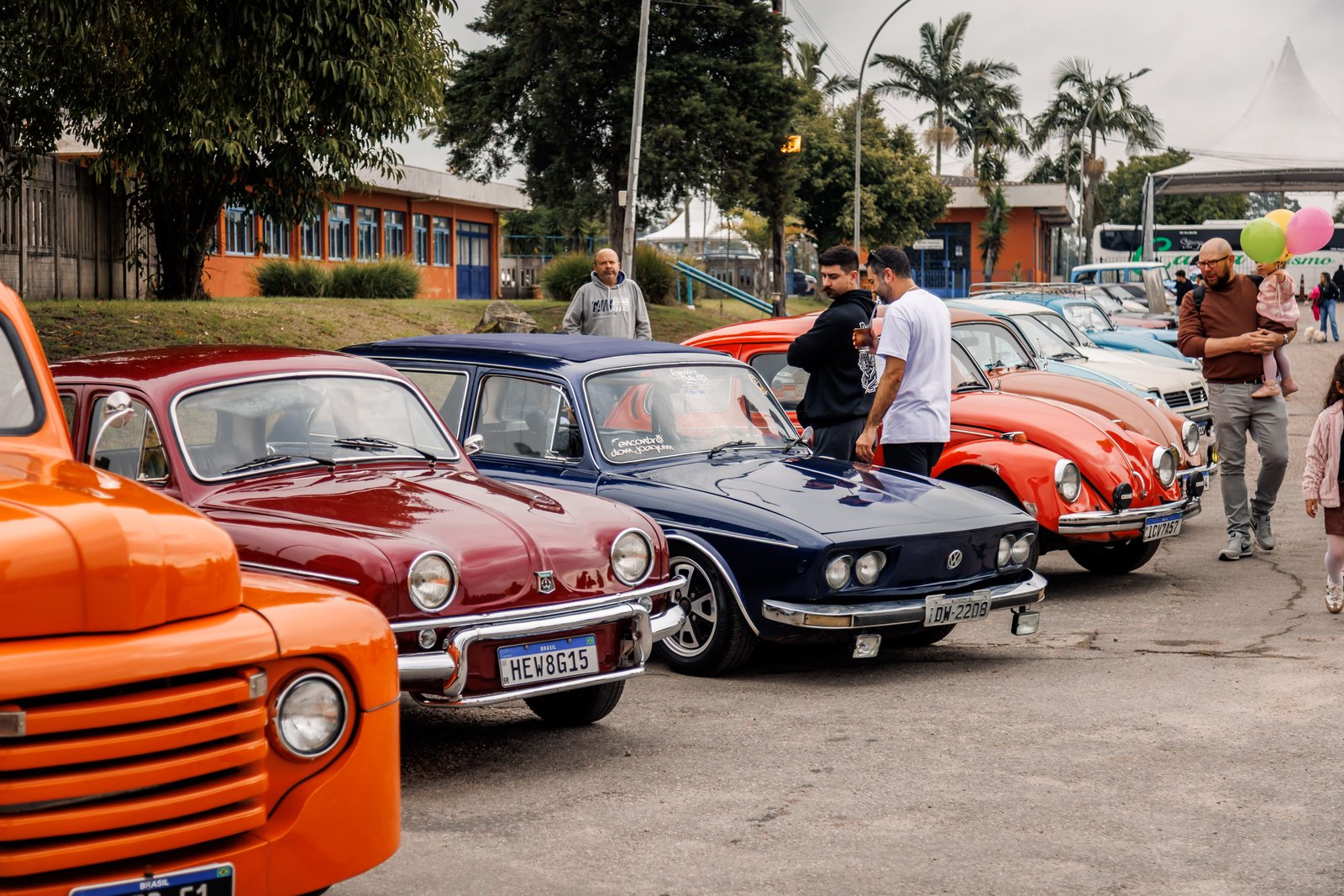 Encontro de carros clássicos é atração deste domingo (26) na Fenadoce