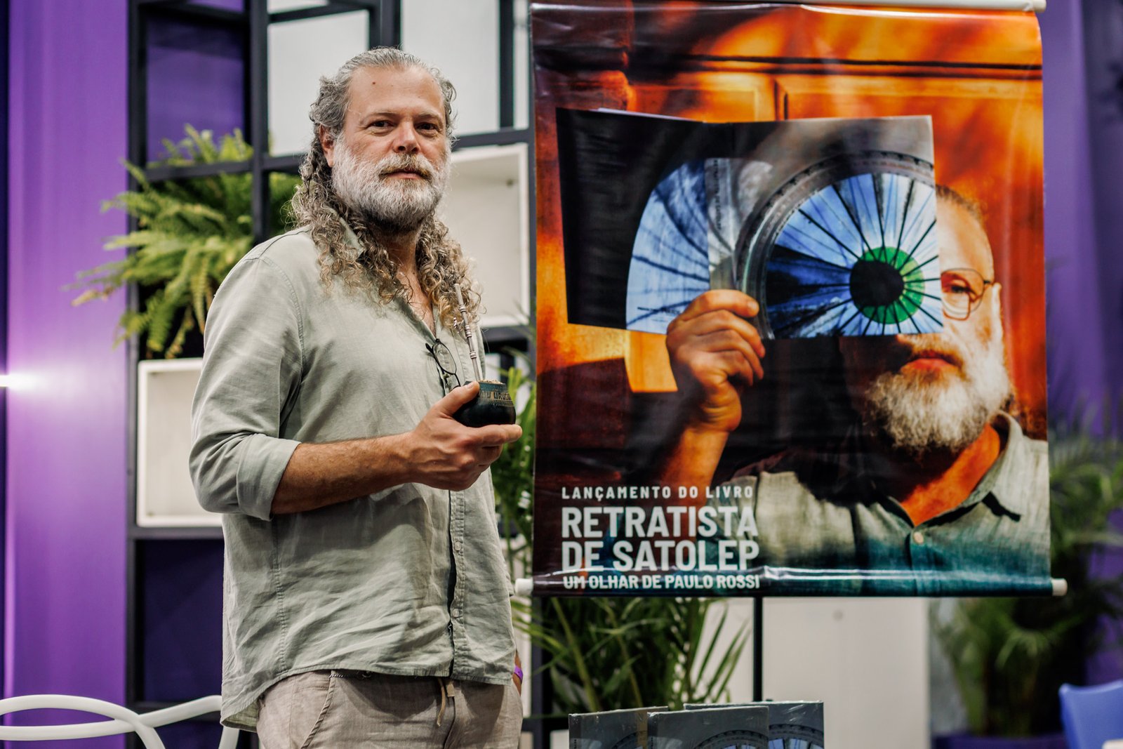 Fotojornalista Paulo Rossi comemora dois anos do lançamento de seu livro com sessão de autógrafos na 32ª Fenadoce