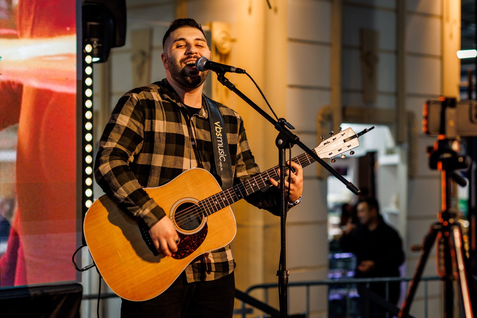 Confira como foi a programação musical da Fenadoce nesta quarta-feira