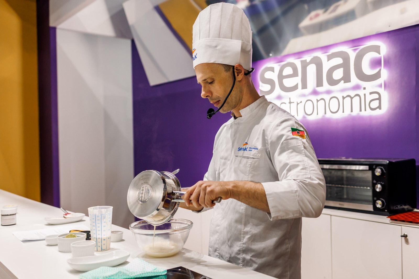 Chef Michel Bortolotto apresenta receitas de entremet no Festival de Gastronomia do Senac-Pelotas